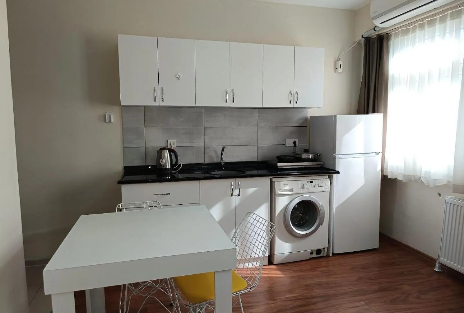 White Crown Apartman Ve Yasam Merkezi Istanboel